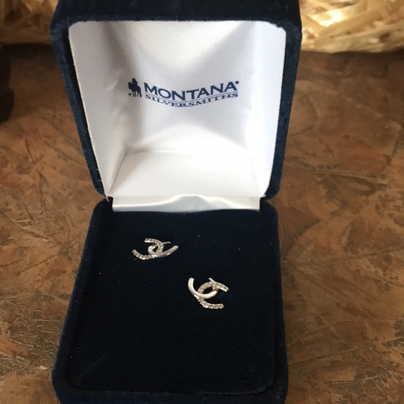 Montana Silversmiths double horseshoe earrings set - Picture 2 of 7